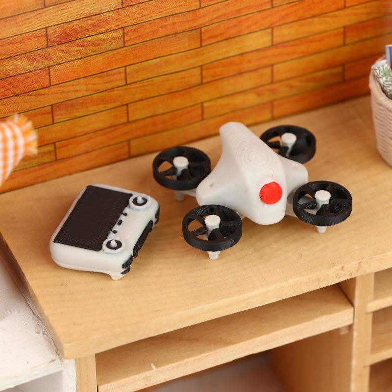 Drones - ミニチュアシミュレーションドローンモデル リモコン付き 1:12スケール ドールハウスシーン装飾 ミニチュア写真撮影用小道具