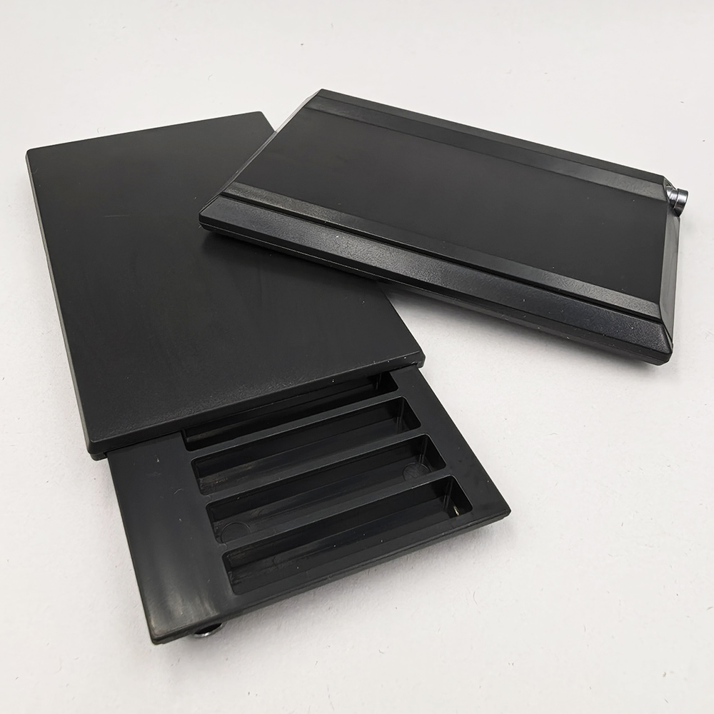 8つのコンパートメントを持つプラスチック製嗅ぎタバコキット容 - Laptops のレビューと価格